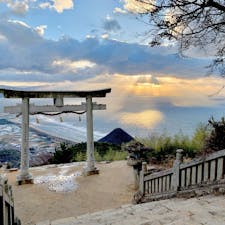 香川県
高屋神社
天空の鳥居
日と光がハート