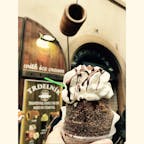 チェコ　プラハ
ストリートスイーツのトゥルデルニーク
アイスクリームと生クリームたっぷり
十分な一食になっちゃった