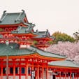 京都
平安神宮
この写真は今年のものではありませんが、紅枝垂れ桜もまもなく満開になるのではないでしょうか。