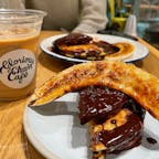 glorious chain cafe🥞🖇
三井アウトレットパーク横浜ベイサイド店

DIESELが手がけるカフェ。
パンケーキの上は柔らかく、
底が少し硬めの焼き加減が絶妙で美味しいです。
カフェラテとの組み合わせも◎✨
買い物途中の休憩にオススメです。