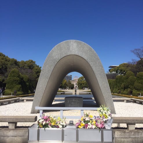 原爆死没者慰霊碑