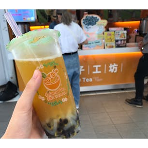 【🇹🇼台湾/台北】
橘子工坊  Orange tea
かわいいタピオカドリンクのお店。
タピオカだけでなく、ナタデココ?とか
つぶつぶした種?とかたくさん入ってる