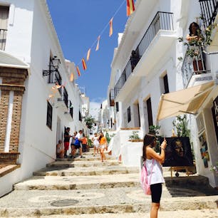 フリヒリアナ
スペインにある白い村
ネルハからバスかタクシー
日曜でバスが来ず帰りは歩きました、4キロ。