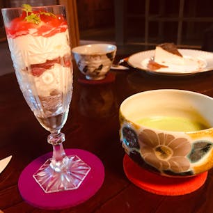 京都　ザ ターミナル キョウト
味と雰囲気両方よし。陶芸屋が運営。日本家屋の雰囲気で1人でも落ち着いて長居出来る。