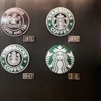 🌏福岡県北九州市
📍スターバックス門司港駅店

旅ナカスタバシリーズ
駅の待合室を利用した店内に
ロゴの変遷飾ってあった