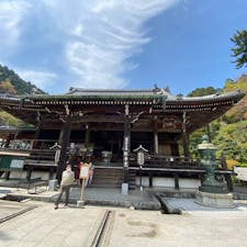 善峯寺

善峯寺（よしみねでら）は、京都市西京区にある善峰観音宗（天台宗系単立）本山の寺院。山号は西山。本尊は十一面千手観世音菩薩。西国三十三所第20番札所。桜や紅葉の名所になっているとともに境内各所から京都市街や比叡山を一望できる。

#サント船長の写真　#京都#西国三十三箇所霊場