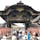 西本願寺の唐門(京都三唐門)
唐門は、京都市下京区にある西本願寺という仏教寺院にある、精巧な彫刻ときらびやかな飾り金具をめぐらした門です。中国故児や麒麟の彫刻、孔雀や虎、豹、鶴など細部に渡り素晴らしい極彩色彫刻がなされており、国宝にも指定されています。建築細部の彫刻を見ていると、日が暮れるのも忘れるという意味から、「日暮門」とも呼ばれています。

解体前の唐門

#サント船長の写真　#京都　#唐門　#京都三大唐門 #世界遺産　#解体修復前
