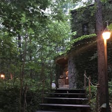 富良野　Soh's Bar
ニングルテラスの奥の森の中にある大人の隠れ家
倉本聰さんプロデュースのお店です