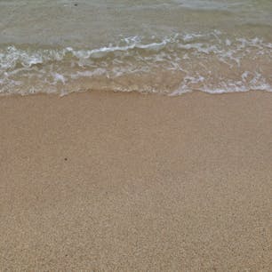 -奄美大島　土盛海岸-2020.6
わたしの地元、奄美大島です。
青い海と緑が豊かな
とても大好きな島です。
夏には透き通った海に入るのが幸せ🌷