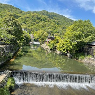 京都嵐山。いまは新緑が見頃🌿✨
晴れてると圧巻の景色🥺
紅葉もいいけど
新緑の時期も絶景が見れる🥰

#京都#嵐山#新緑