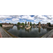 ストラスブール（フランス）
5月1日
4方向に分岐する運河をパノラマで撮ってみた！
回転する橋とか、船が高低差のある運河を上る様子とか教科書でしかみた事がなかったので大興奮でした（笑）
#nofilter