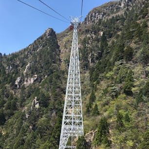 御在所ロープウェイ[三重]

日本一高い白鉄塔(61m)

天気も良くて眺めは最高だったけど、高所恐怖症の私は終始ぞくぞく(^^;;
もう1回で充分！と思っていたけど、冬には氷瀑が見れるみたいなので、冬にも挑戦したいなと…笑