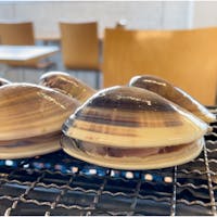 千葉県 海の駅九十九里
フードコート 葉武里
フードコート3店舗
色々食べけど、やはり蛤焼き
5センチを超える蛤6個で1500円は
お手軽に安くて美味しい