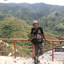 フィリピン　バナウエ

フィリピンの投稿は初めてかな？
俺等が長年暮らした国です。
フィリピンも沢山の観光地は有りますが、世界遺産は4ヶ所しか有りません、その中の一つが此の棚田です。私は此処が好きで5回は行って居ます。
マニラから此処バナウエ迄約300K有るかな？交通機関はバス路線のみで10時間以上架かります。一度20時間も掛かった事があります。

#サント船長の写真　#フィリピン　#フィリピン世界遺産