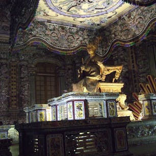 フエ　カイディン帝廟
ベトナムでは一番人気がない王様だとか
でも今はフエの観光資源になっているのが皮肉