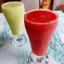 板橋にある洋食屋さん「オオタニ」

フルーツジュースも人気です♪
今回は、メロンと苺オーダーしました‼︎