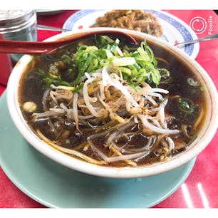 京都　新福菜館
京都で有名なラーメンです。
濃い醤油が美味しいです。
隣の第一旭も長蛇の列なので、かなり混雑です。