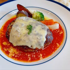 練馬にある「KitchenRockPot」

◼️ビッグバーグランチ
ソースは3種類から選ぶことができます。写真はトマト🍅
大きくて食べ応えがあります♪