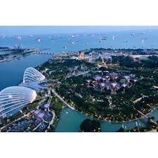 シンガポール　マリーナベイサンズ　夕暮れ　ガーデンズバイザベイ