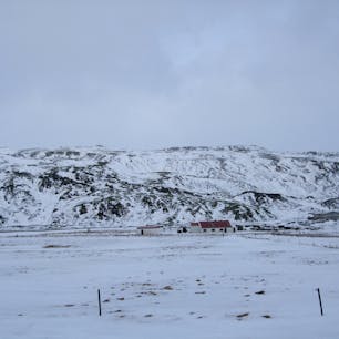 アイスランドの風景
これは3月です。そこまで寒くありません。次は夏の風景を見たいです。内陸や北部に行きたいな。