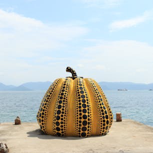 香川県 直島

島中にアートが散りばめられてます。