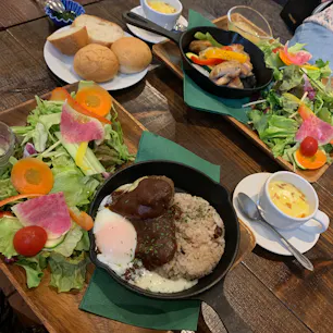 カフェ　ナカニワ
大阪　豊中