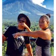 フィリピン　マヨン火山
私は旅行には基本的にはパートナーを連れて行きますが、
ナヨン火山は美しい山ですが、彼女達は観光は関係ないようで
、色々と言って来ます、携帯電話を買えとかバッグ👜を買えとか服を買えとか、俺等は全て拒否して居ります。
彼女達は当然実力行使です😰

#サント船長の写真　#フィリピン