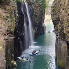 高千穂峡

宮崎県

場所は行きづらいような所にあるけど、、、
一度は訪れるべき場所。