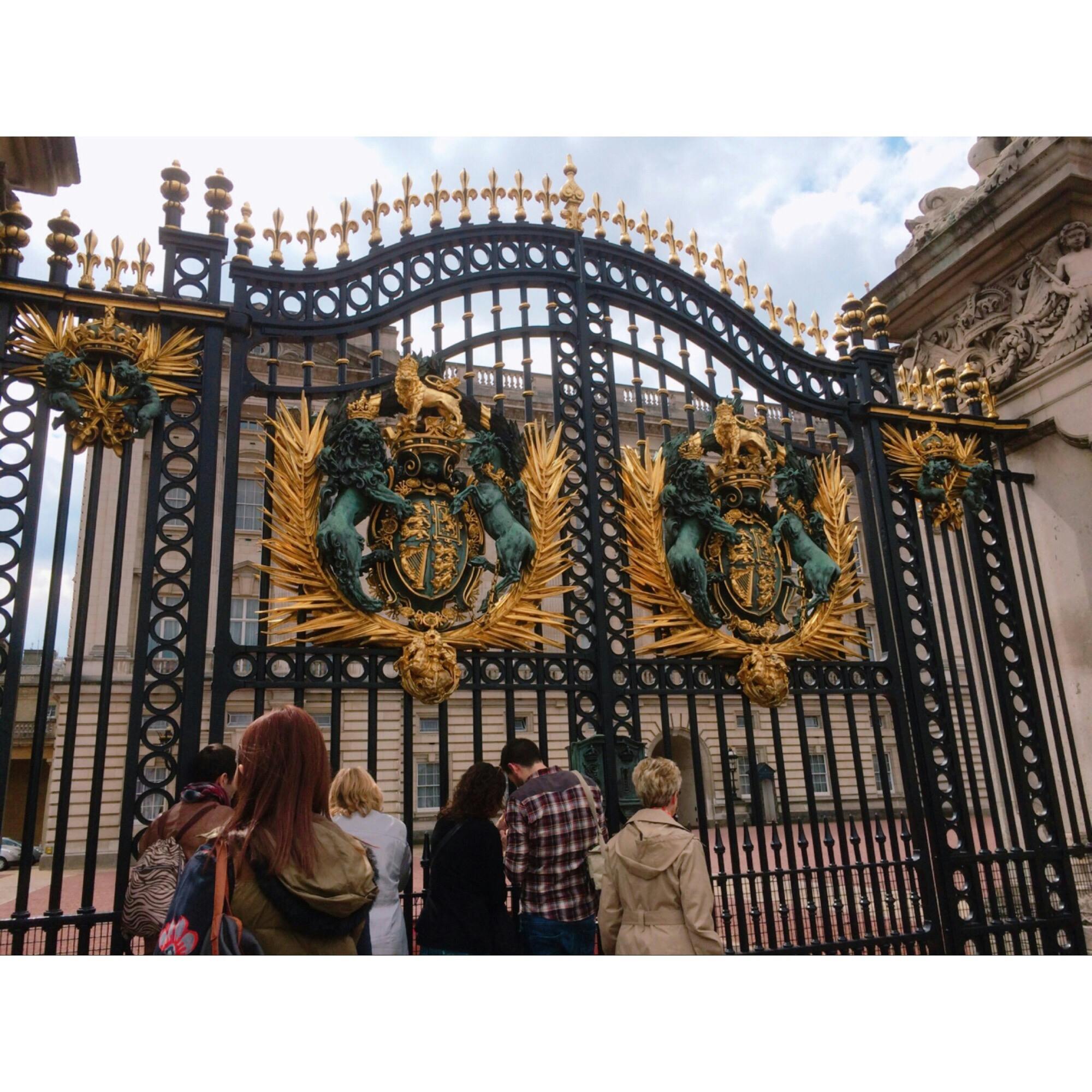 バッキンガム宮殿 Buckingham Palace の投稿写真 感想 みどころ イギリス ロンドンバッキンガム宮殿前です イギリス トリップノート