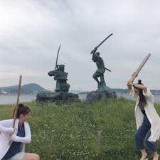 巌流島

真似っ子しましたw
武蔵と小次郎です‼︎

この木の棒。。。置いてありました!!