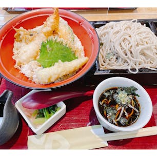 家族亭　千里中央店
天丼セット　ざるそば大盛り😁
鱧の天ぷらちょこっとついてた。