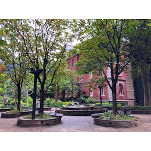 丸の内ブルックリンスクエアの中庭が海外みたいで、束の間の海外旅行気分を味わった！

#東京