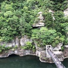 初の塔のへつり。
晴れてたらよかったなぁ…
でも、カンカン照りよりはよかったか。