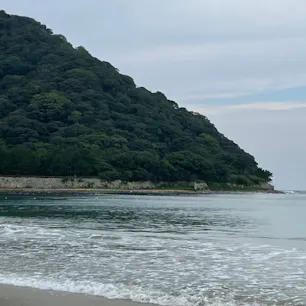 水が綺麗！！日中の混雑を避けて、早朝に海岸で水遊び

#菊ケ浜海水浴場　#山口の旅　#0歳子連れ旅