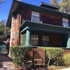 Birthplace of Silicon Valley
ヒューレッドとパッカードが発明をしていたと云われているガレージがPalo Alto駅から徒歩10分くらいの閑静な住宅地にひっそりとあります。

自然豊かな街🍃なので、天気の良い日に食後の軽い散策に向かうことをお勧めします☀️