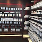 Christpher Elbow
日本にも隠れファンが多い、アメリカのモダンチョコの名店🍫

お土産に買うと大変喜ばれます。店内のイートインも、VIPサロンのようなオシャレさです。

Hayes Valleyに行ったらぜひ覗いてみたいお店です🎶