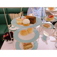 パリから日帰りロンドン🇬🇧

フォートナム&メイソンでアフタヌーンティー♡
可愛らしい食器にはサンドイッチやスコーン、ケーキなどあり、どれも美味しかったです♪
#イギリス
#ロンドン
#アフタヌーンティー
#フォートナム&メイソン