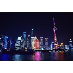 上海のリバークルーズから見る夜景は一級品です。