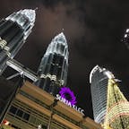 マレーシア 
KLのツインタワー
2017年の年越しに訪れました。