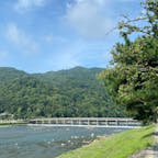 嵐山渡月橋
嵐山は桜や紅葉の名所として知られ、京都の中でもとくに人気の景勝地。そんな嵐山の中心的存在が「渡月橋」で、このあたり一体は京都の自然がダイレクトに感じられるとあって大人気です。

#サント船長の写真　#全国橋巡り