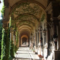 クロアチア ザグレブのミロゴイ墓地
本当に美しい墓地でうらやましい