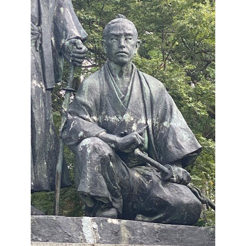 坂本龍馬・中岡慎太郎 像（円山公園）