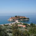 モンテネグロ
スヴェティ・ステファン島
もと修道院の島だが今はアマンリゾート
いつか泊まりたいが値段が・・