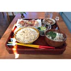 仙川にあるカフェ「niwa coya」で日替わり御膳のランチ。玄米か雑穀米か、合わせか選べます。いろんな野菜など使っていて、これだけで一日に必要な品目数をとれてそう。味も美味しい。

#東京　#東京ランチ　#東京カフェ