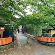 京都祇園の巽橋(たつみばし)に行きました

映画やドラマのロケ地としても使用されています