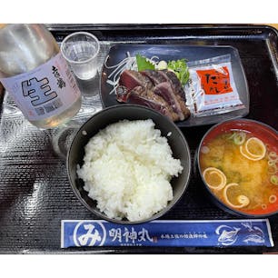 四国旅行
2日目    高知
柏島、ひろめ市場

絶対行けと言われた明神丸。さすがにカツオ美味しすぎた🐟相席したサラリーマンともお話して楽しかった！