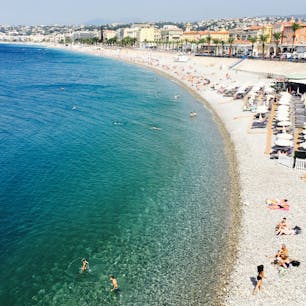 南仏 ニース
夏のバカンスを楽しむにはもってこい♪