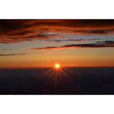 富士山山頂からの御来光。