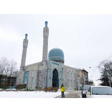 【🇷🇺ロシア/サンクト=ペテルブルク】
モスク
ロシア最大のモスク。
ブハラの首長への敬意として建てられたらしい。
見た目は、サマルカンドのグリ・アミール廟に似てる。
#ロシア #サンクトペテルブルク #モスク #イスラム建築 #サマルカンド #グリ・アミール