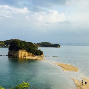 旅ログ　第7回　
21.3.21-23 小豆島 エンジェルロード（1回目）

小豆島の海岸沿いを電動自転車で走る企画をしたのですが、生憎天候は小雨。
企画の最後に此方に寄った時は、運良く雨が上がってくれたお陰で良い写真が撮れました。